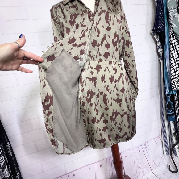 NWOT |•HEARTLOOM•| Brown Camo-like Print Wrap Draped Dress Size Small - Picture 7 of 16